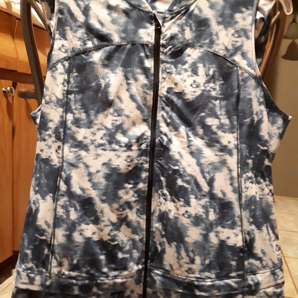 Women's Blue and White Sleeveless Top